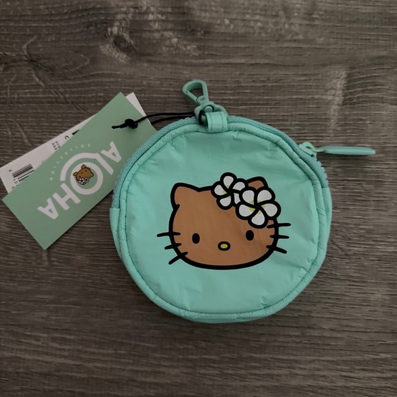 ALOHA Collection x Hello Kitty Hibiscus Kitty Cutie Tan/Splash - Picture 2 of 3